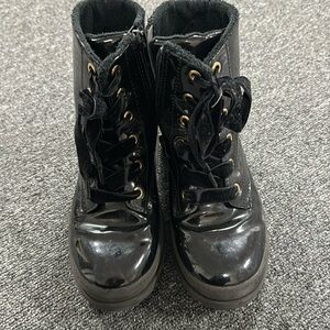 ￼ girls black boots